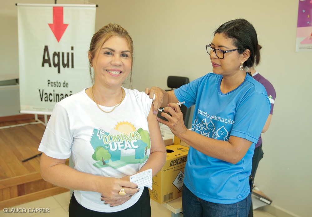 Reitora Guida Aquino Reitora Guida Aquino