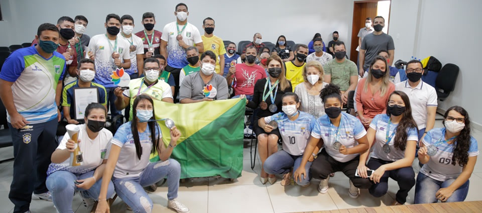 Atletas da 55BET 55BET app recebem troféus por Jubs e Paralimpíadas Universitárias.jpg