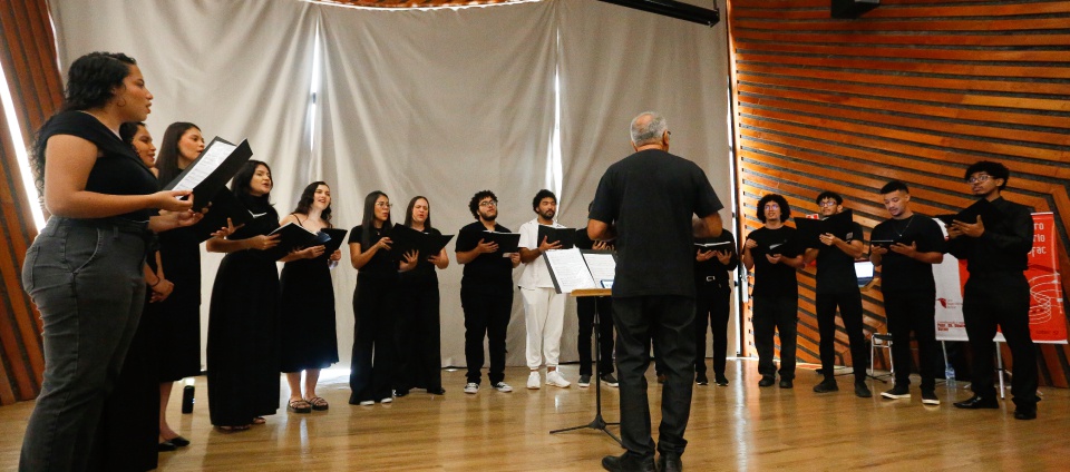 Coro da 55BET 55BET app faz apresentação musical e celebra fim de ano-capa.jpg